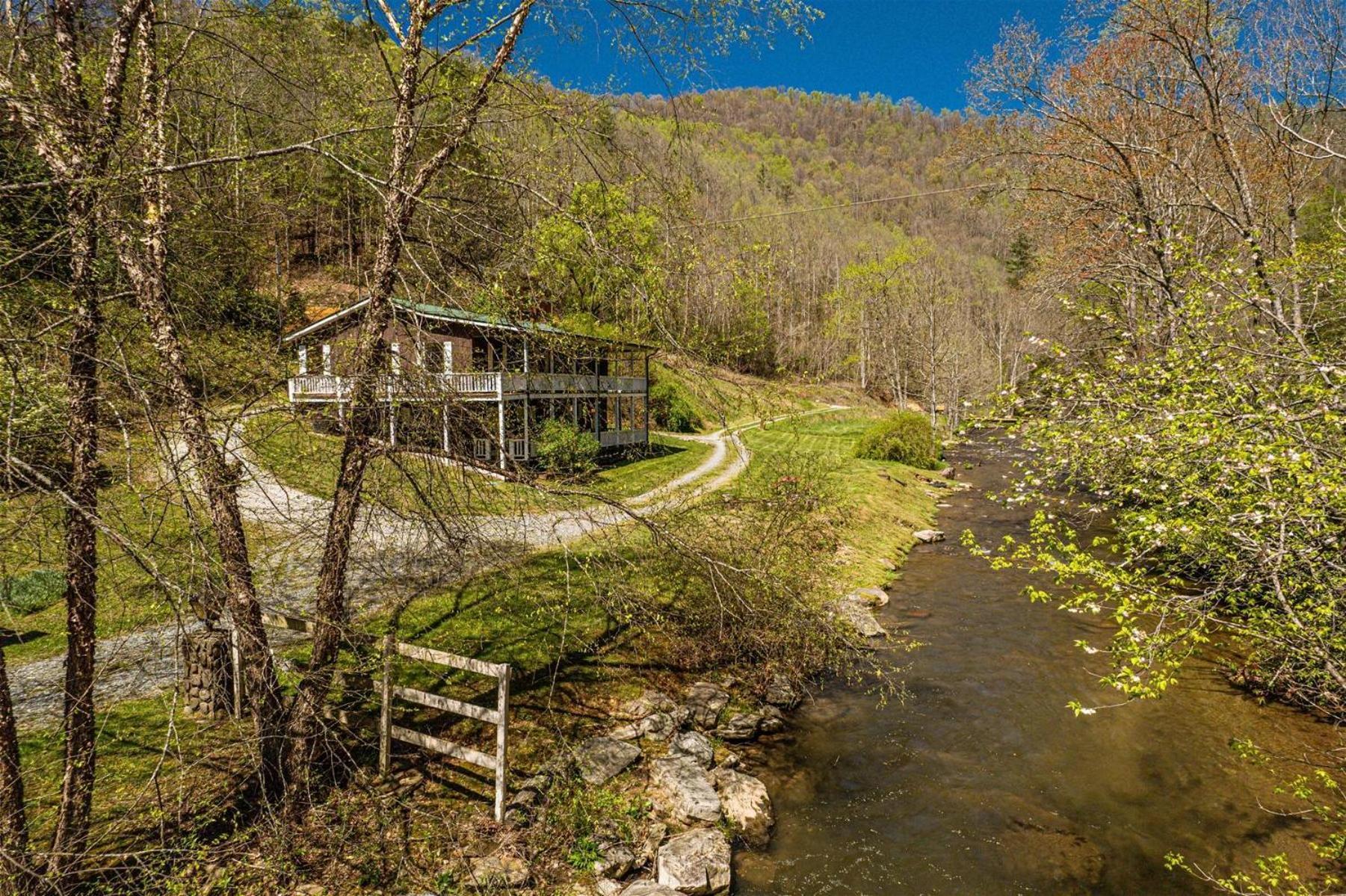 Waterfall Hideaway Villa Bryson City Eksteriør bilde